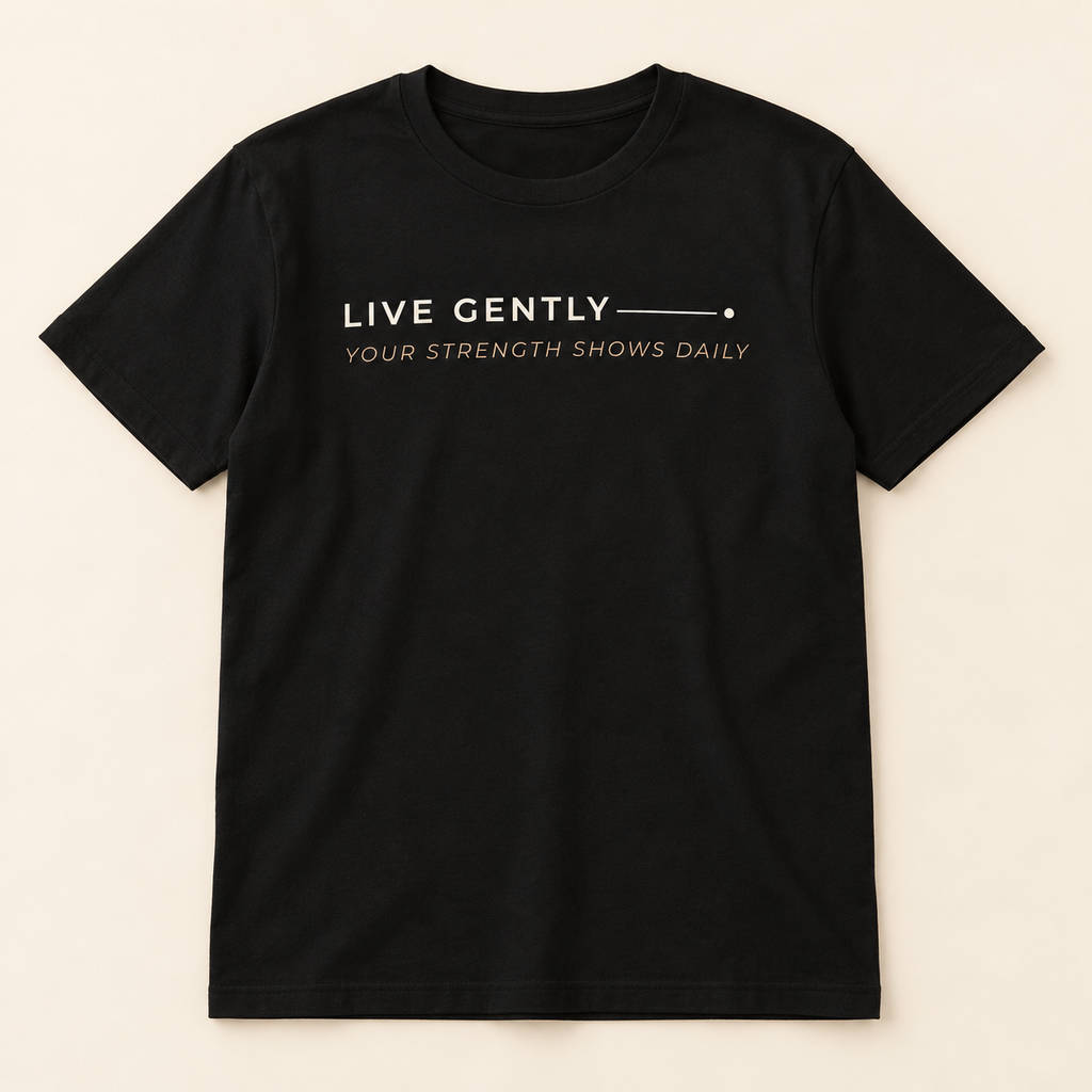 T-shirt feminina de algodão orgânico — Live gently, your strength shows daily