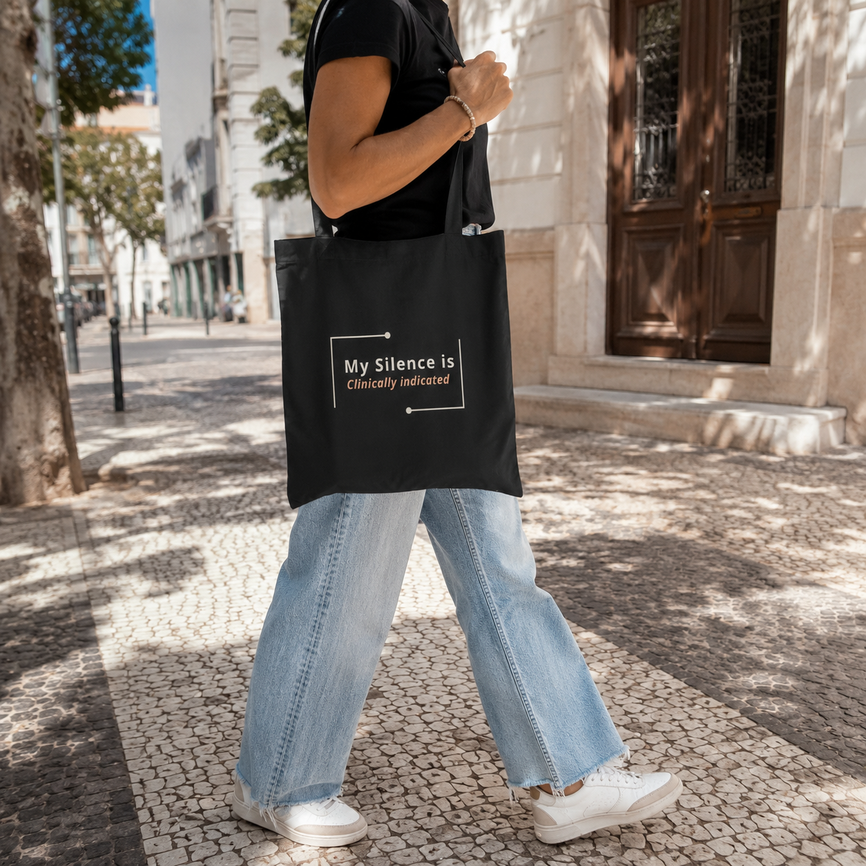 Tote Bag "My Silence Is Clinically Indicated" — Algodão Orgânico