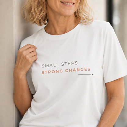 T-shirt feminina de algodão orgânico "Small Steps, Strong Changes"