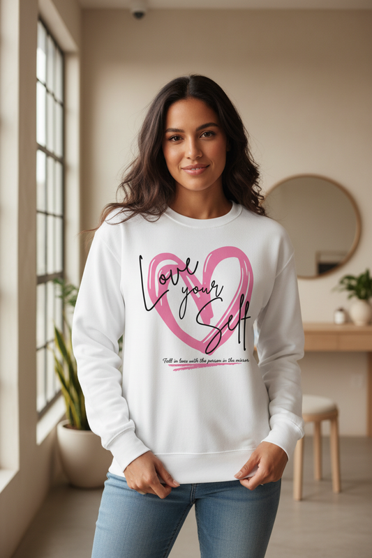 Sweatshirt Feminina Love Yourself - Foto de Contexto